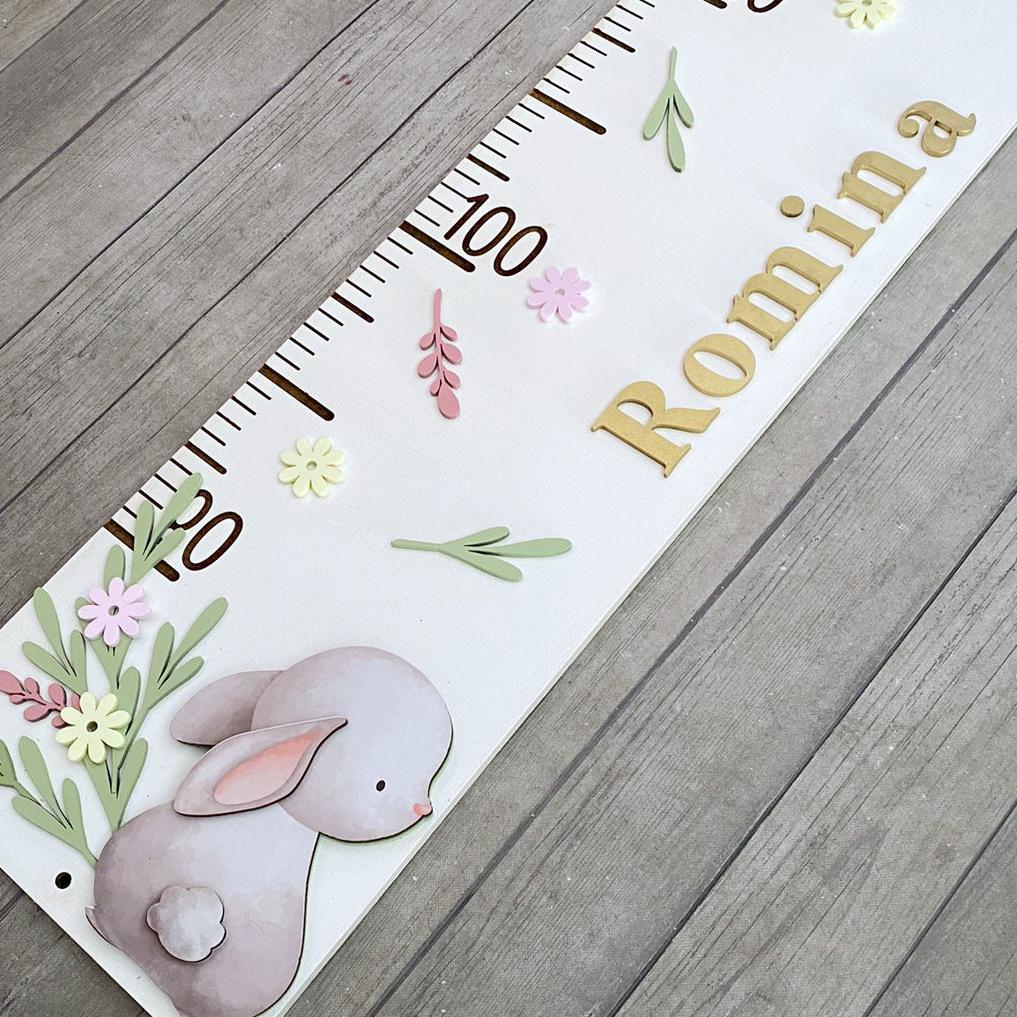 REGLA CONEJA CON FLORES
