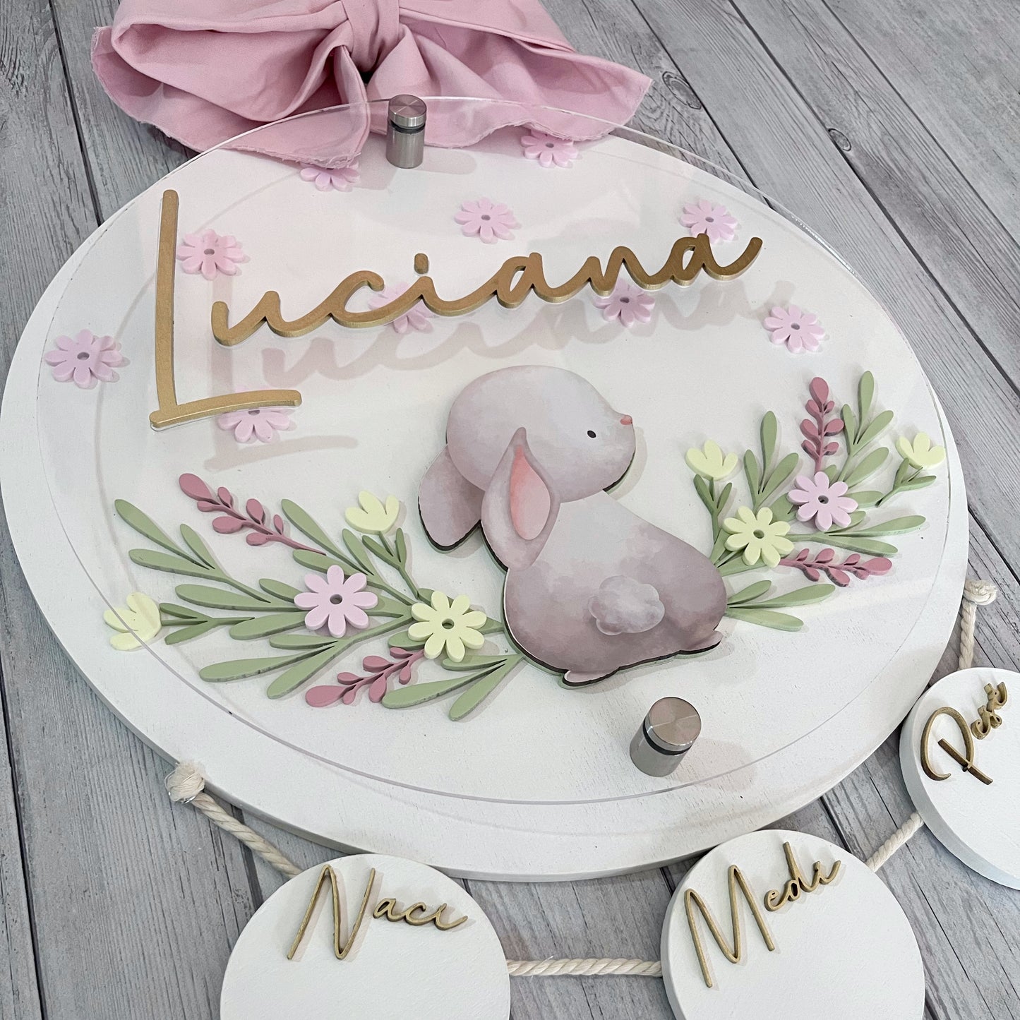 Letrero Conejo con flores Rosas